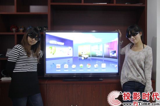 美女同事首次加盟 康佳8000電視外觀搶先曝