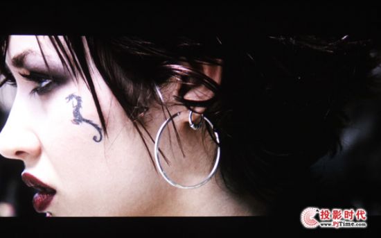 宏碁高性價比家用投影機H5380BD評測——藍光影片體驗