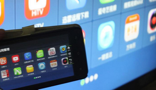 手機還能同步顯示芒果嗨Q H7二代內(nèi)容,進行觸控操作