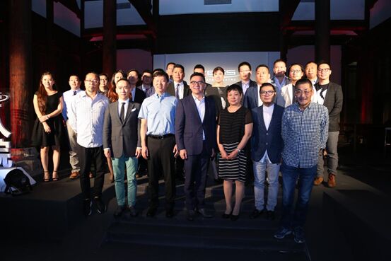 名流齊聚X6 XESS私人影院私品會(huì),TCL以工匠之心彰顯大愛(ài)無(wú)疆