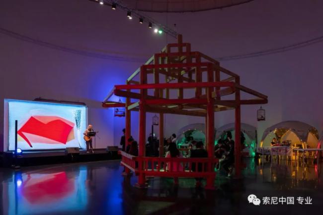 索尼激光工程投影機VPL-F1306ZL/F1301ZL以及索尼100寸商用顯示器點亮上海油罐藝術節