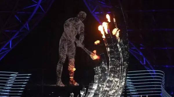 裸眼3D、AR互動、8K超高清技術(shù)、數(shù)字煙花......細(xì)數(shù)亞運會開幕式上的顯示“黑科技”