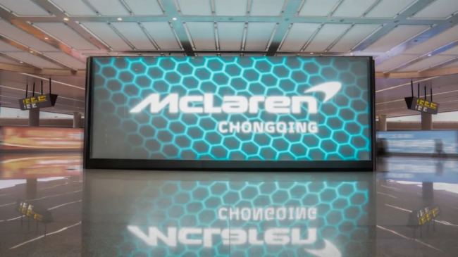 元亨光電丨沉浸式裸眼3D大屏落地重慶江北國際機場