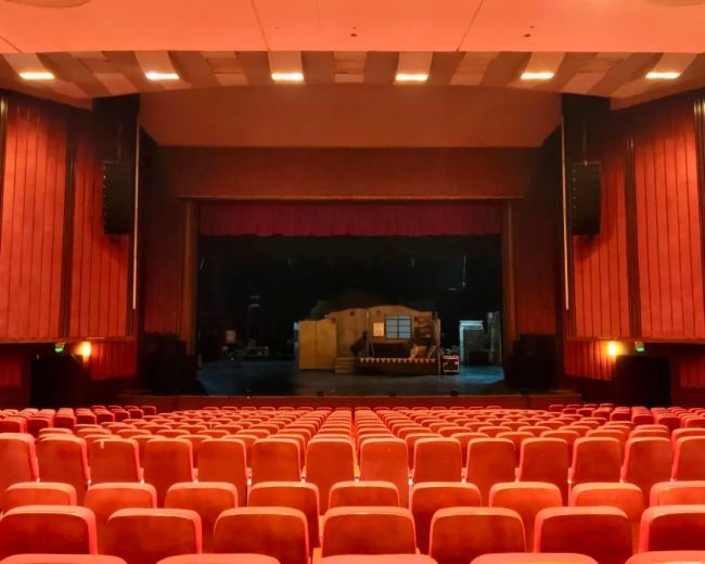 易科助力升級改造開心麻花劇場·地質禮堂音頻系統,成就舞臺“氛圍擔當”!