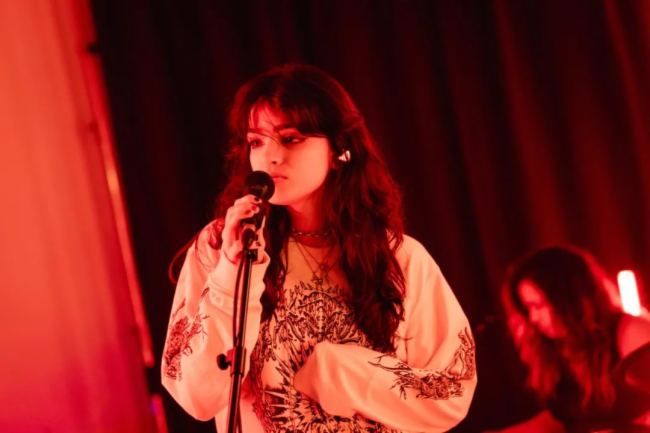 ~sǸAri Abdul(gu)(ni)㳪ĕ(hu)Allen & Heath Avantis Solo@Gֱg