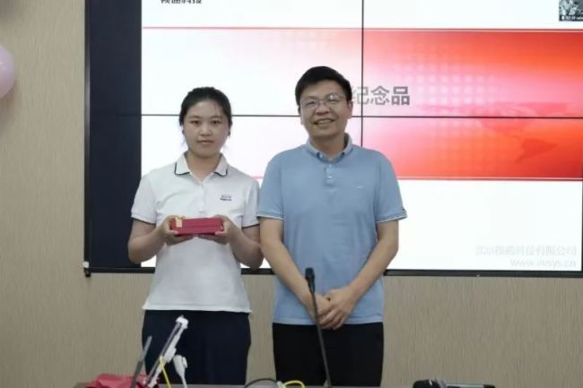 ^M(jn)ʮһdƵZ | ҕͨƼ11cAMeУ