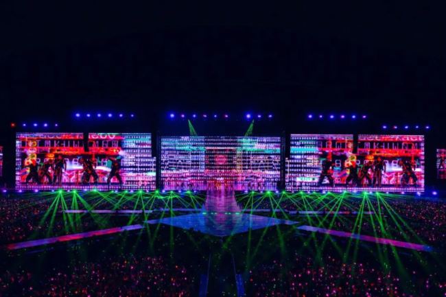 光祥科技VA系列透明屏、CB系列碳纖維屏助力張藝興&NCT DREAM演唱會,沉浸式視聽盛宴燃動現(xiàn)場氛圍